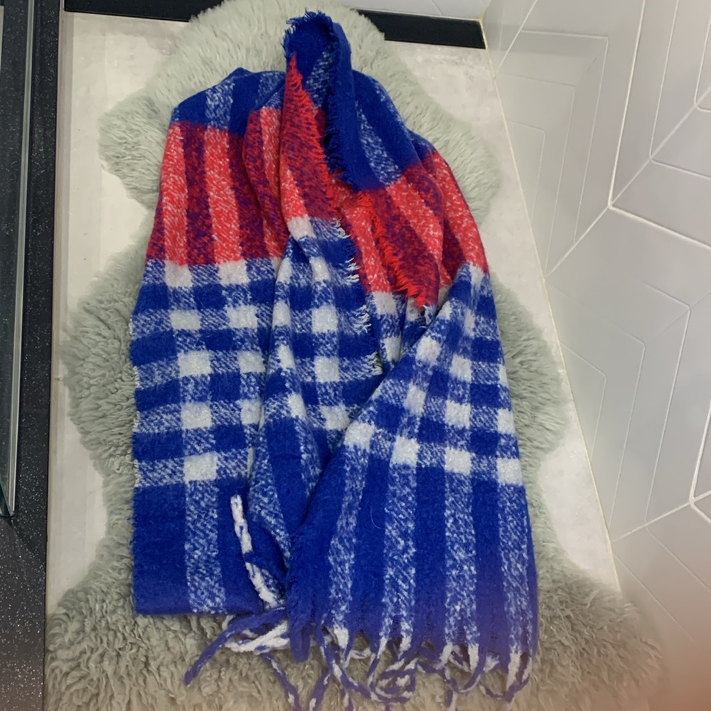 NWT🌺Beautiful Soft Large Wool Acrylic Blend Scarf - Picture 5 of 9